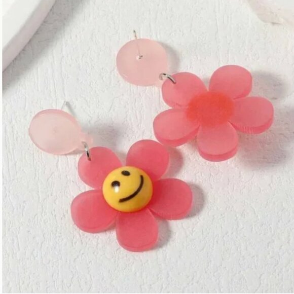 ⭐️❤️ FREE Smile Flower Hipster Hippie Art Chic Glam Vaca Happy Abstract Earrings - Picture 6 of 10